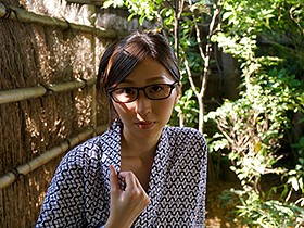 温泉とお酒に騙されてAV承認。真面目で几帳面な奥さん 最初はまじめでしたが最後にはどスケベでした。　サンプル画像02